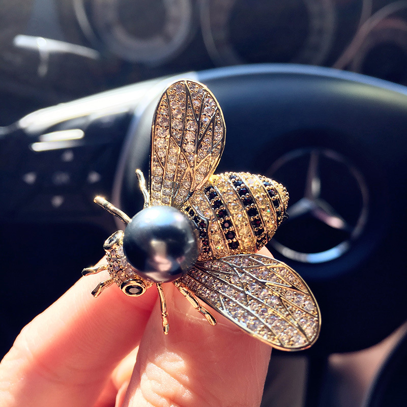 Pearl Bee Brooch