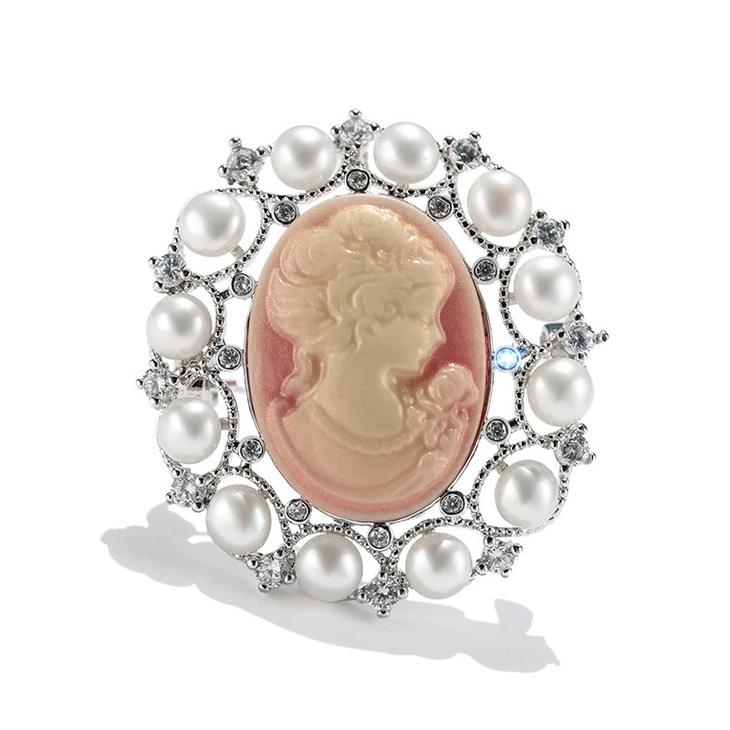 Embossed Beauty Pearl Brooch