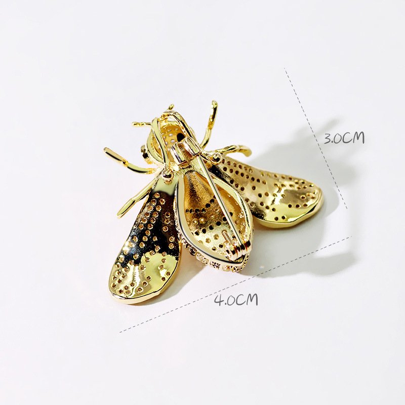 Pearl Bee Brooch