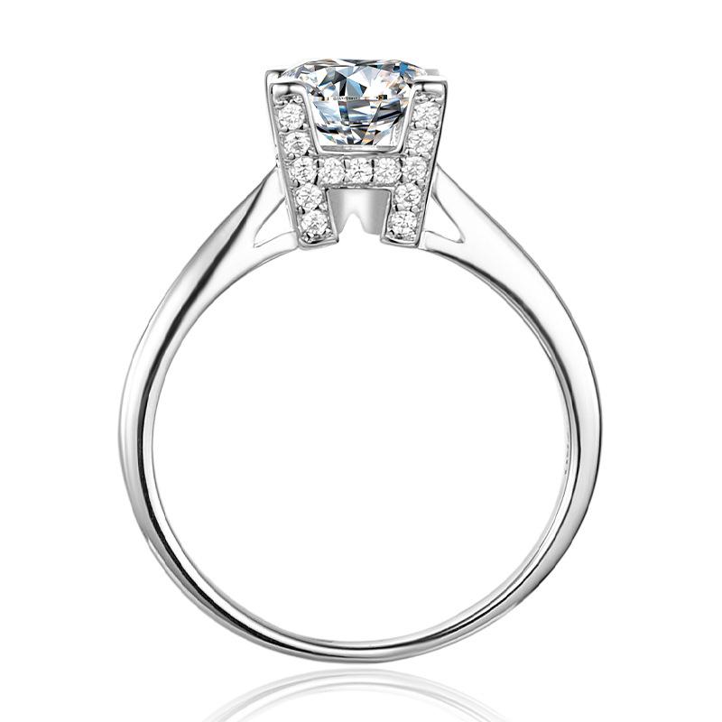 Round Brilliant Moissanite Micropav¨¦ Ring