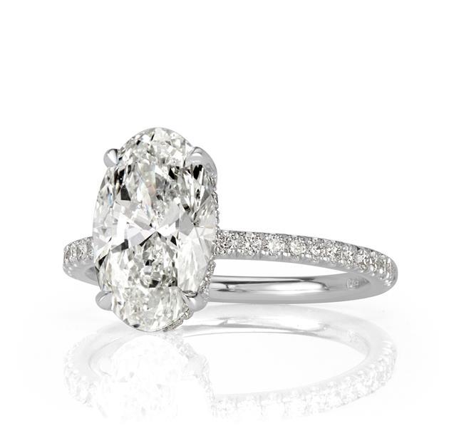 Oval Cut Diamond Engagement Ring