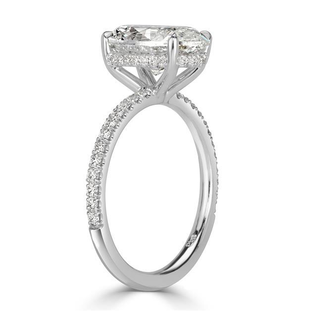 Oval Cut Diamond Engagement Ring
