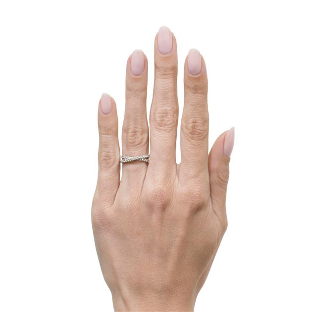 Round Brilliant Cut CVD Diamond Crisscross Ring