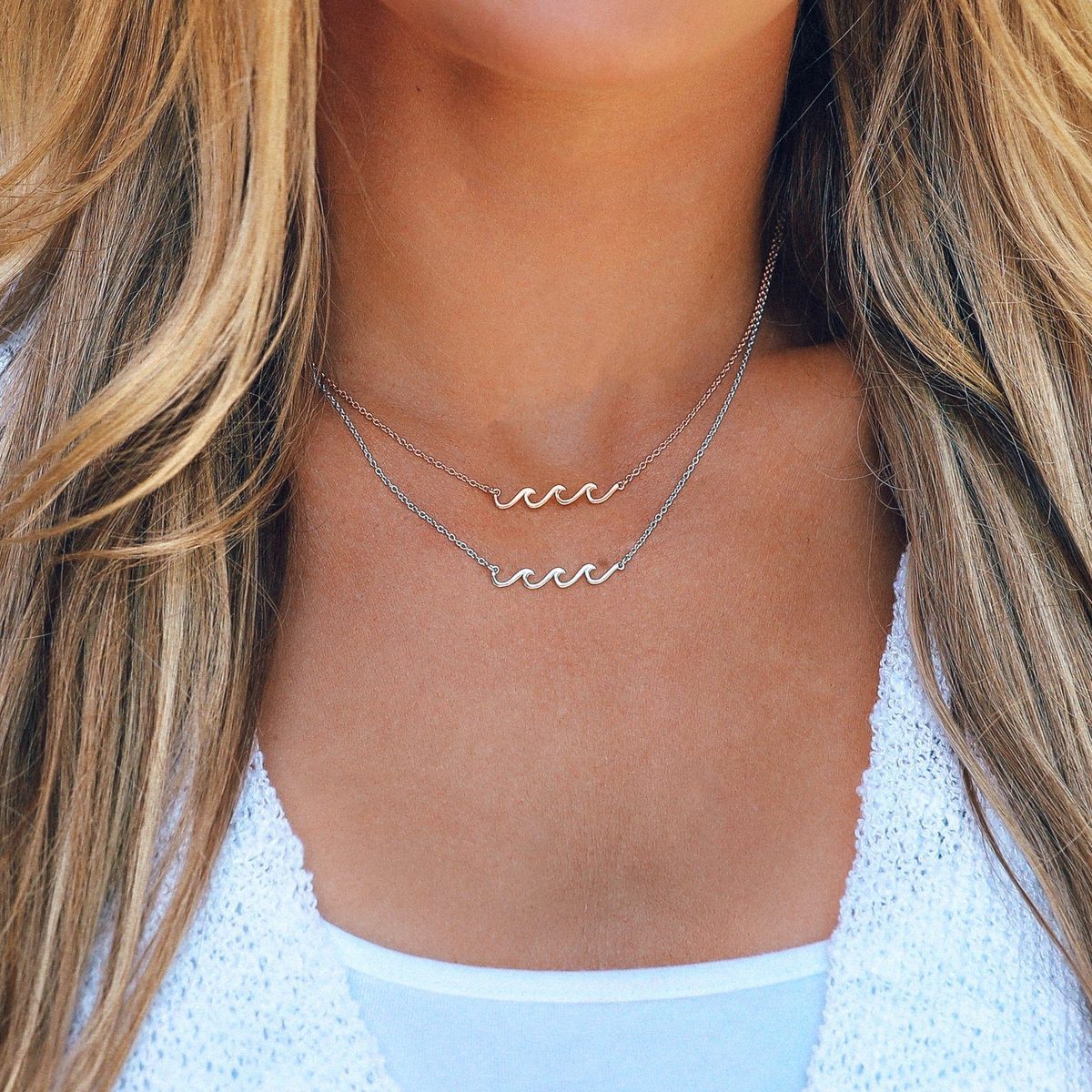DELICATE WAVE NECKLACE