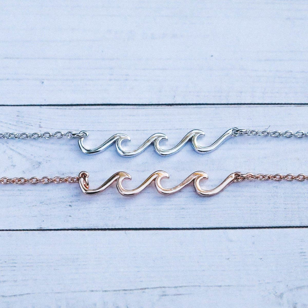 DELICATE WAVE NECKLACE