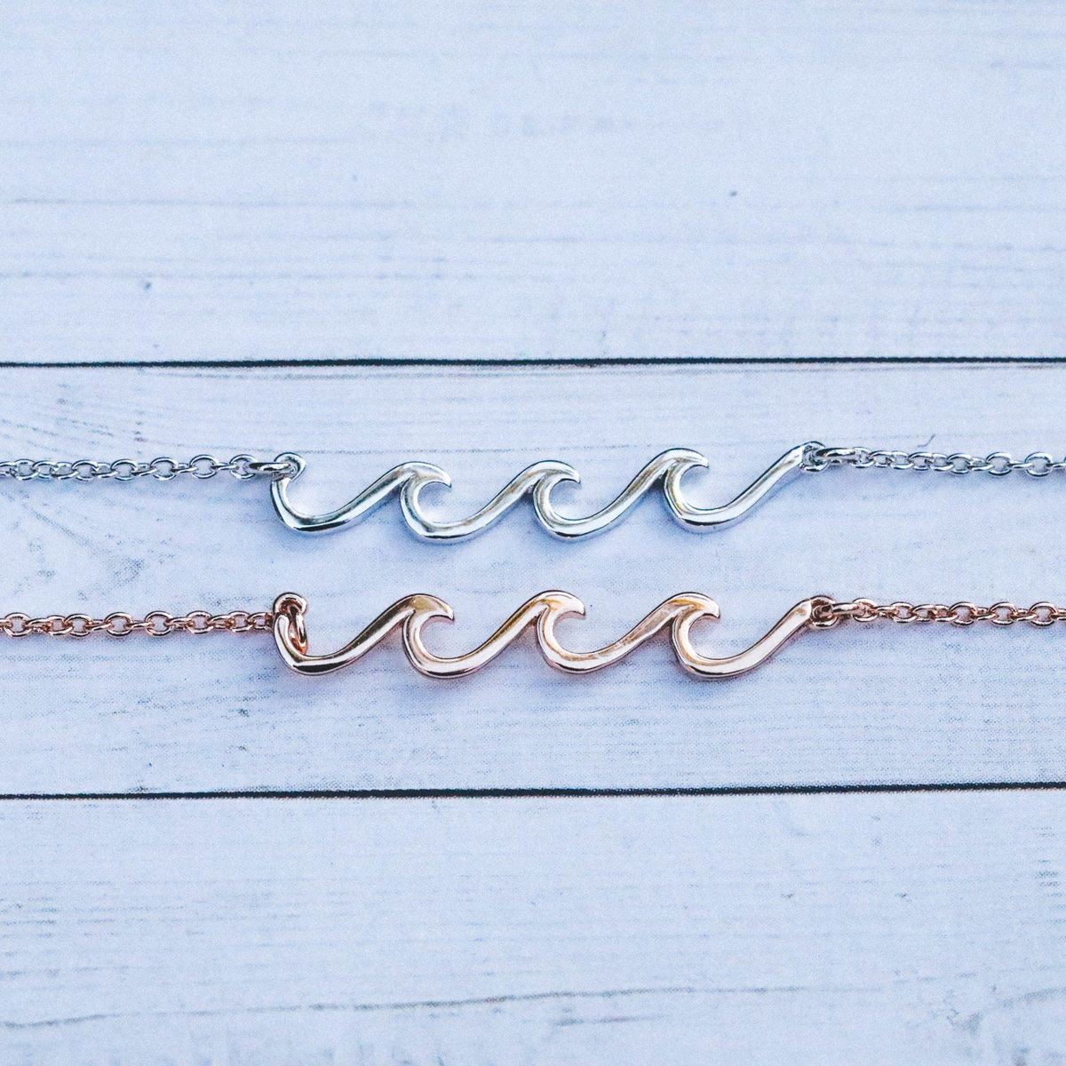 DELICATE WAVE NECKLACE