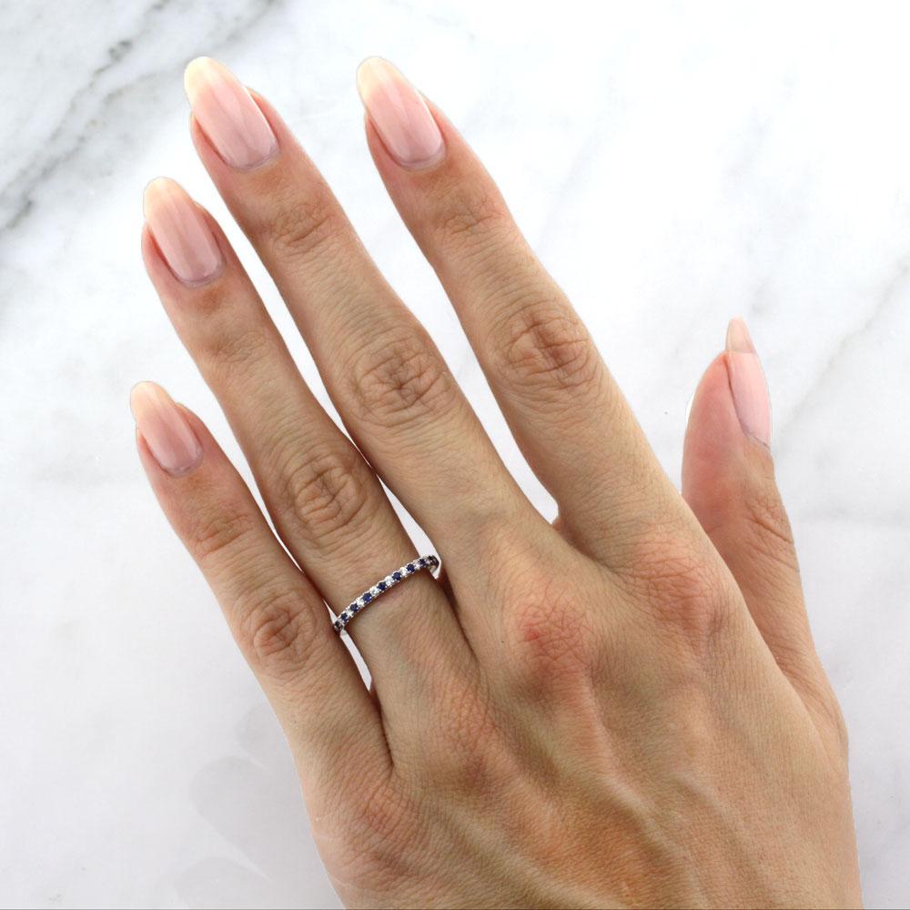 Round Cut Diamond Wedding Band