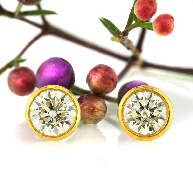 Round Brilliant Cut Diamond Stud Earrings