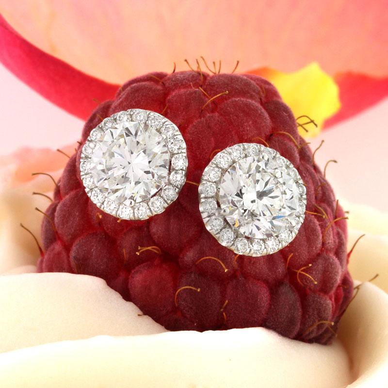 Round Brilliant Cut Diamond Stud Earrings