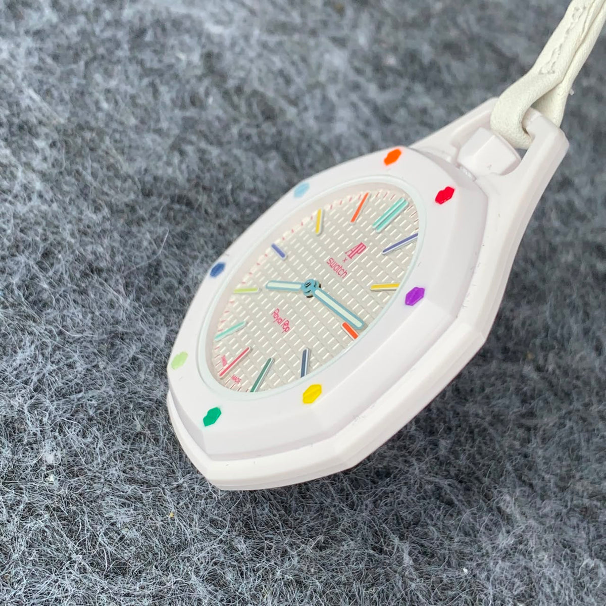 AP x Swatch Royal Pop ‘Huit Blanc’