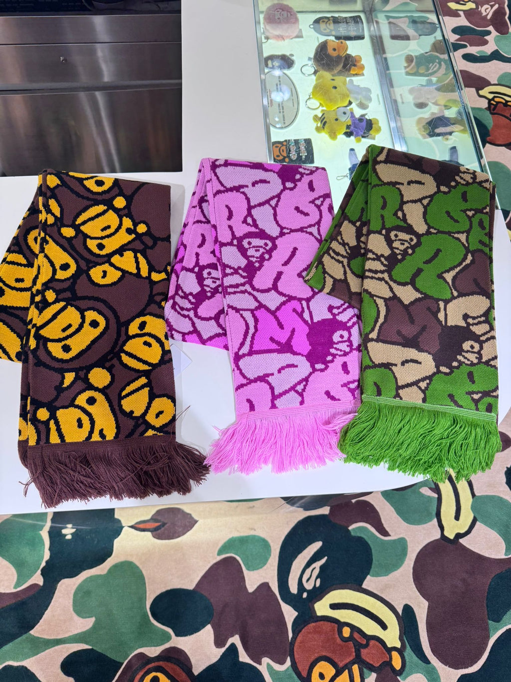 BABY MILO SCARF ALL-OVER MILO FACE PRINT BROWN