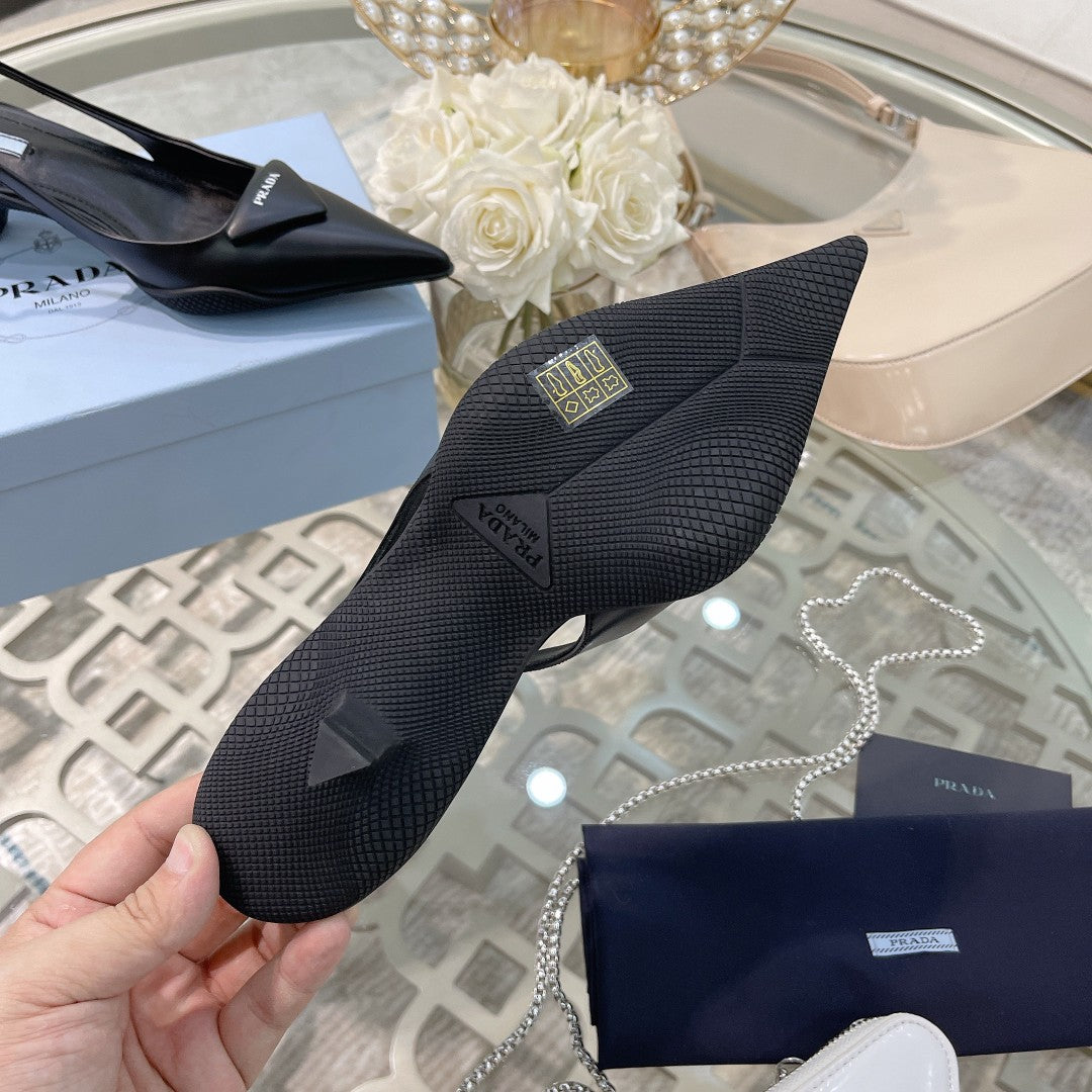 Prada Patent Leather Slingback Heels – Spring/Summer Collection – 2022