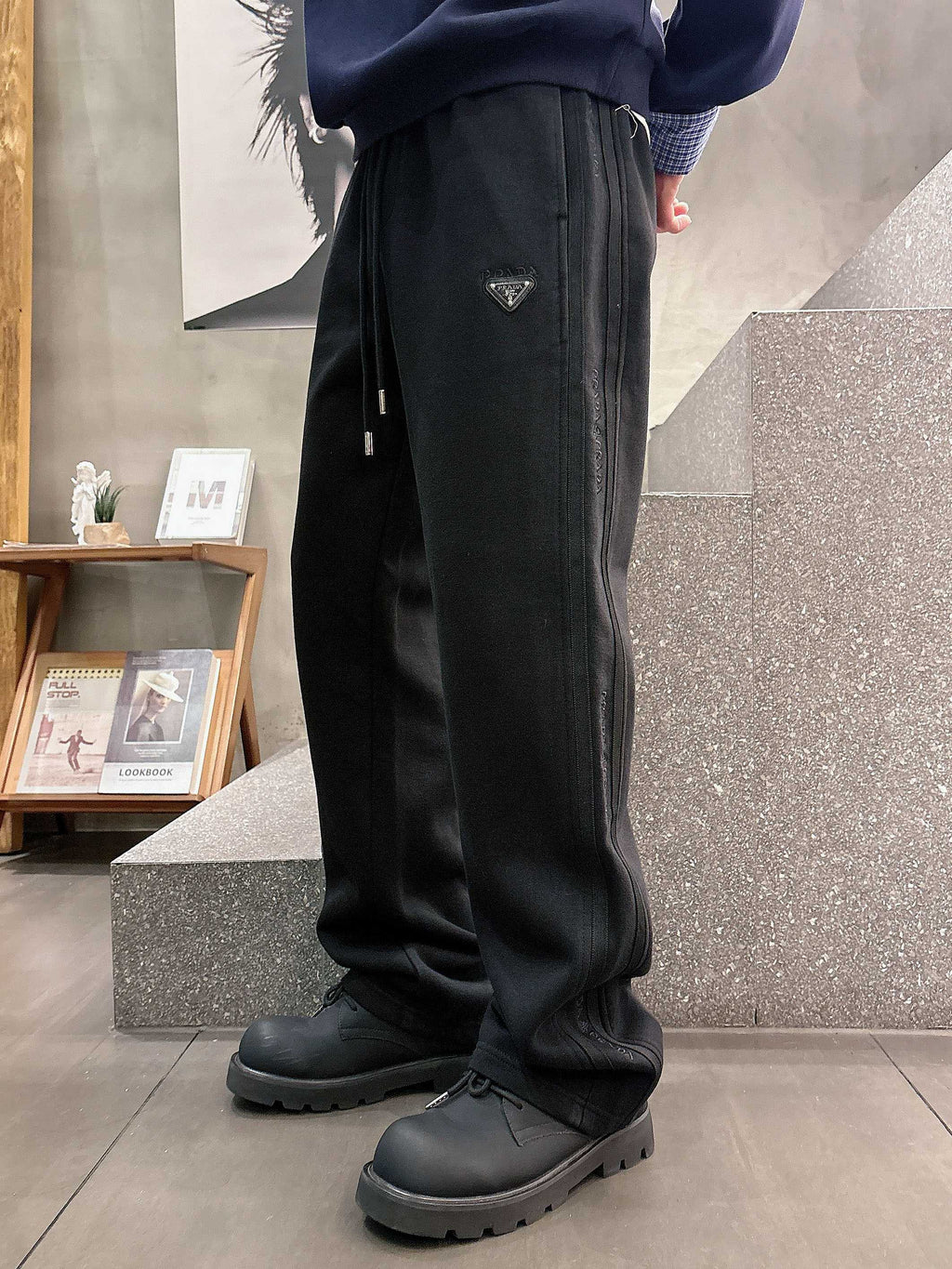 Prada Classic Logo Casual Pants – 2025FW