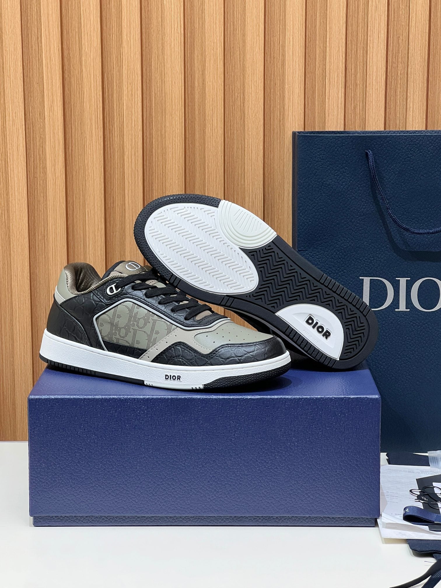 Dior B27 Unisex Sneakers – 2025 Collection