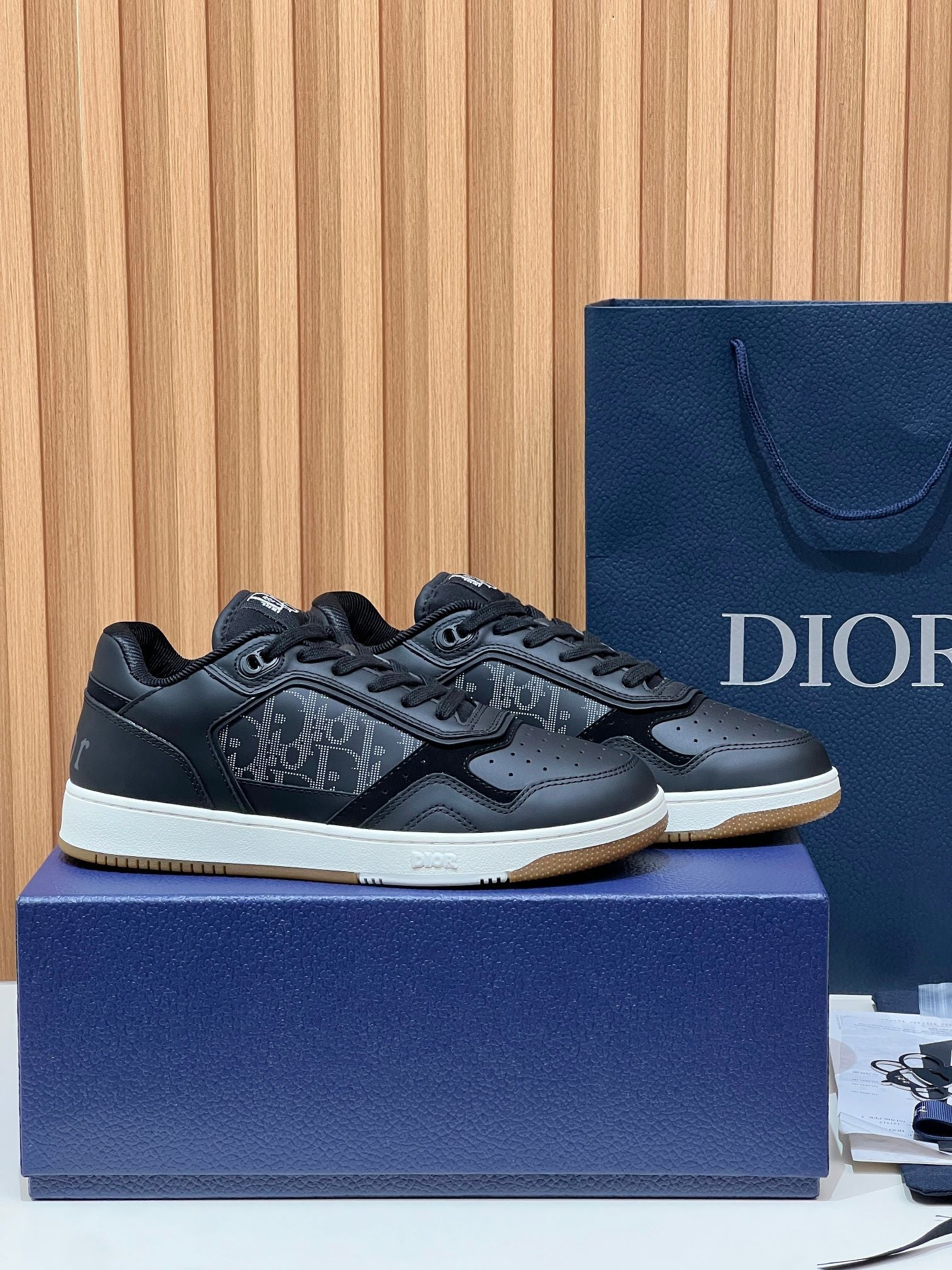 Dior B27 Couple's Sneakers – 2025 Collection