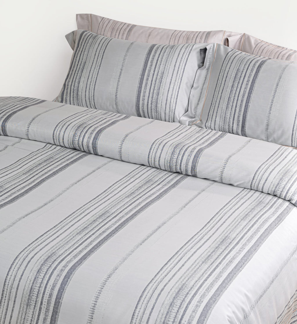 Hotel Grand Pima Cotton & Silk Jacquard Four-Piece Bedding Set