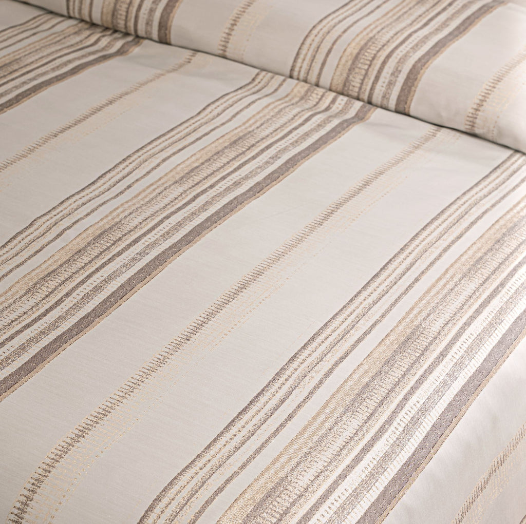 Hotel Grand Pima Cotton & Silk Jacquard Four-Piece Bedding Set