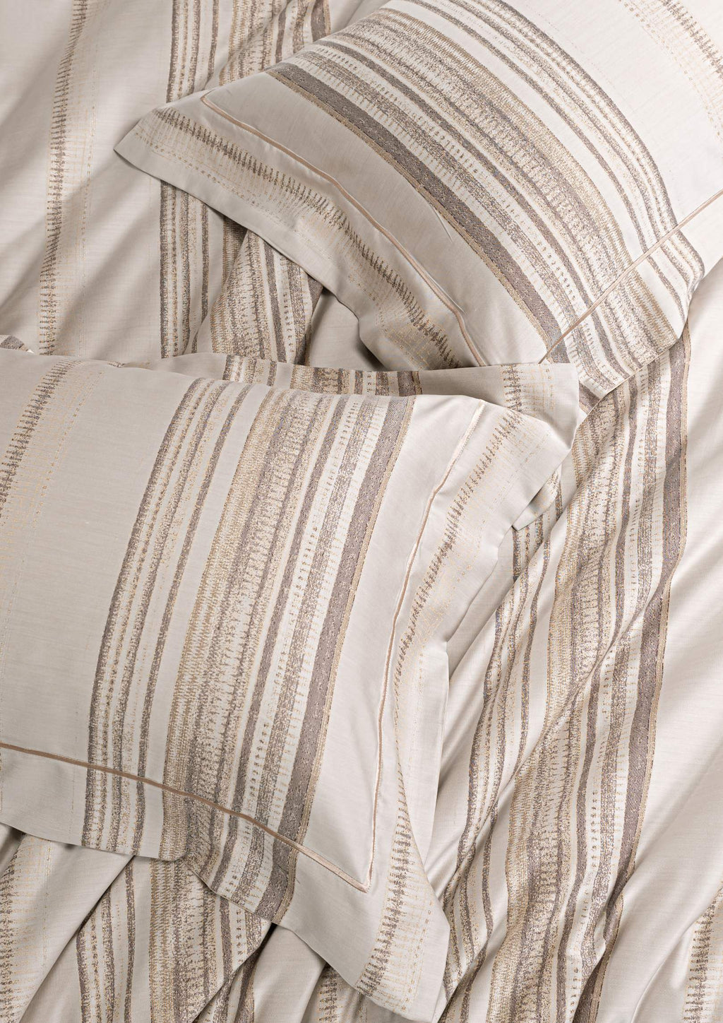Hotel Grand Pima Cotton & Silk Jacquard Four-Piece Bedding Set