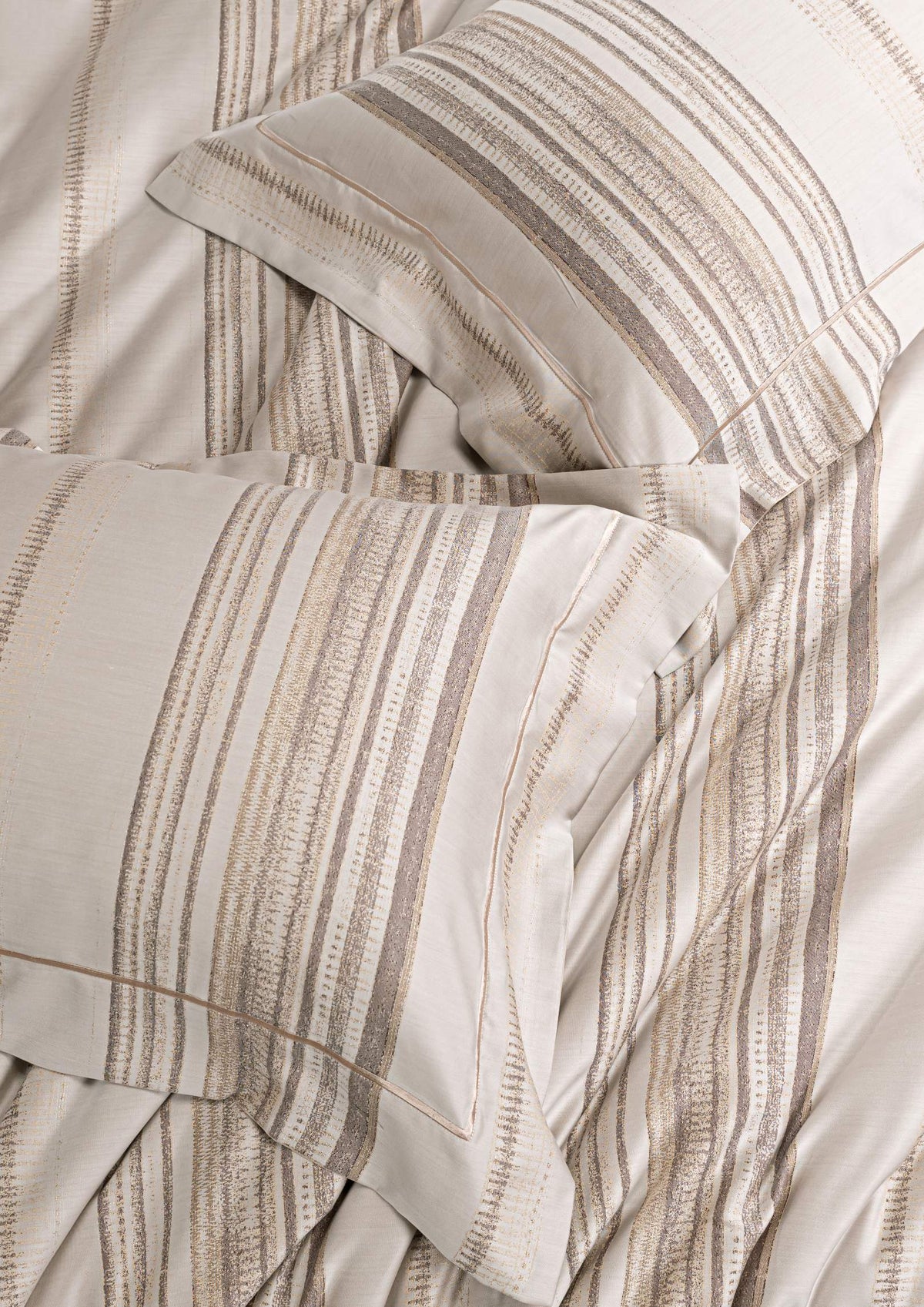 Hotel Grand Pima Cotton & Silk Jacquard Four-Piece Bedding Set
