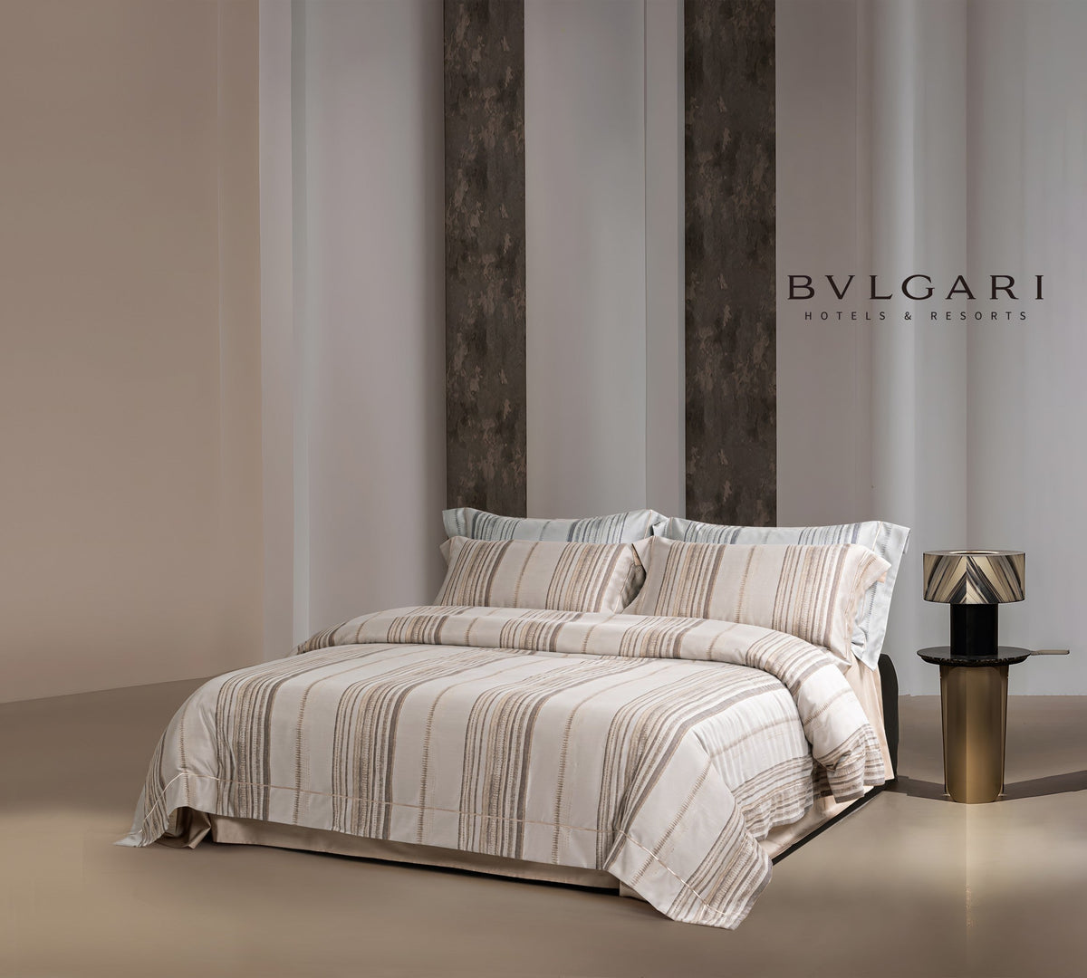 Hotel Grand Pima Cotton & Silk Jacquard Four-Piece Bedding Set