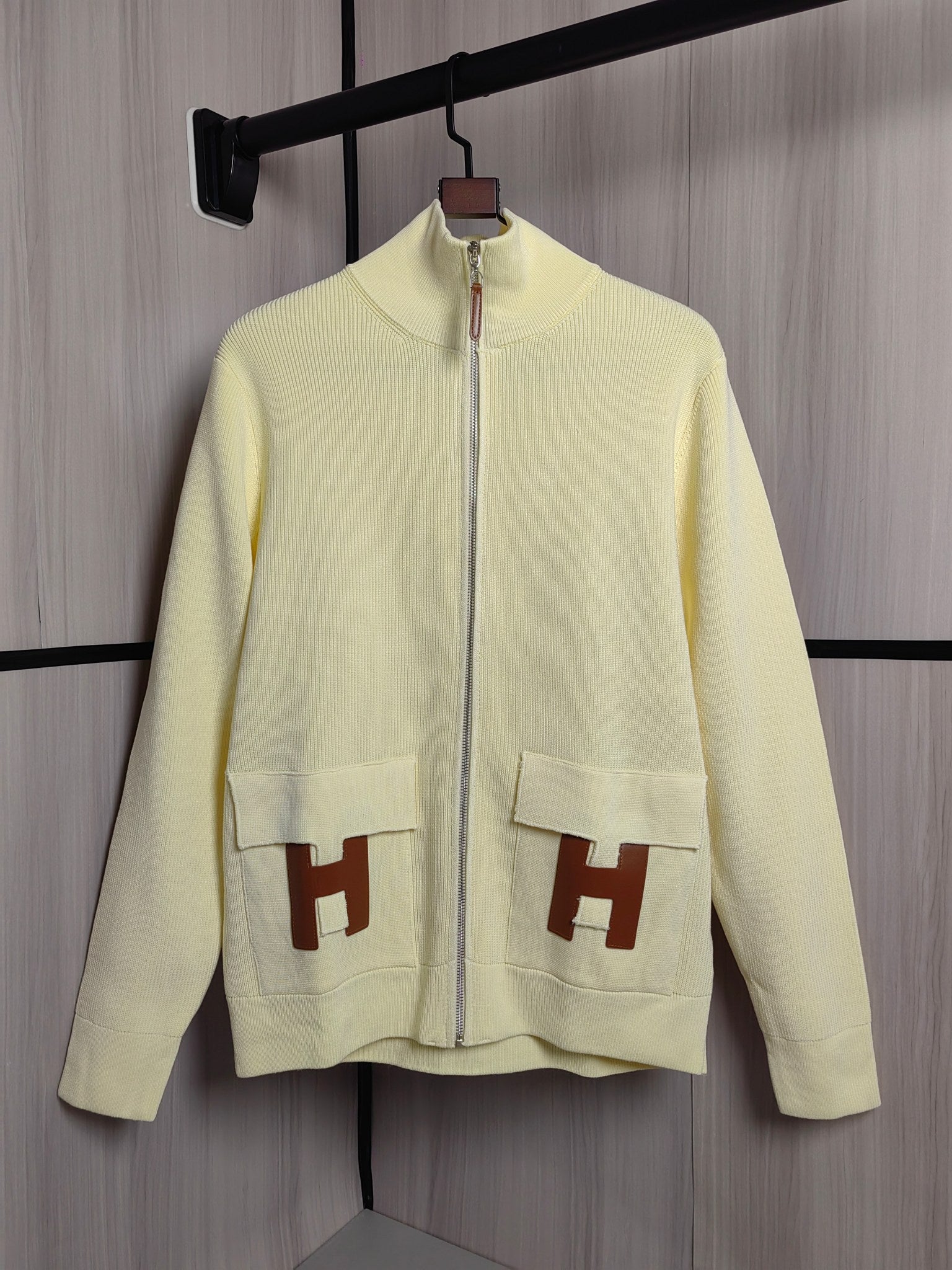 Hermès Unisex Wool-Blend Knit Cardigan – Autumn/Winter