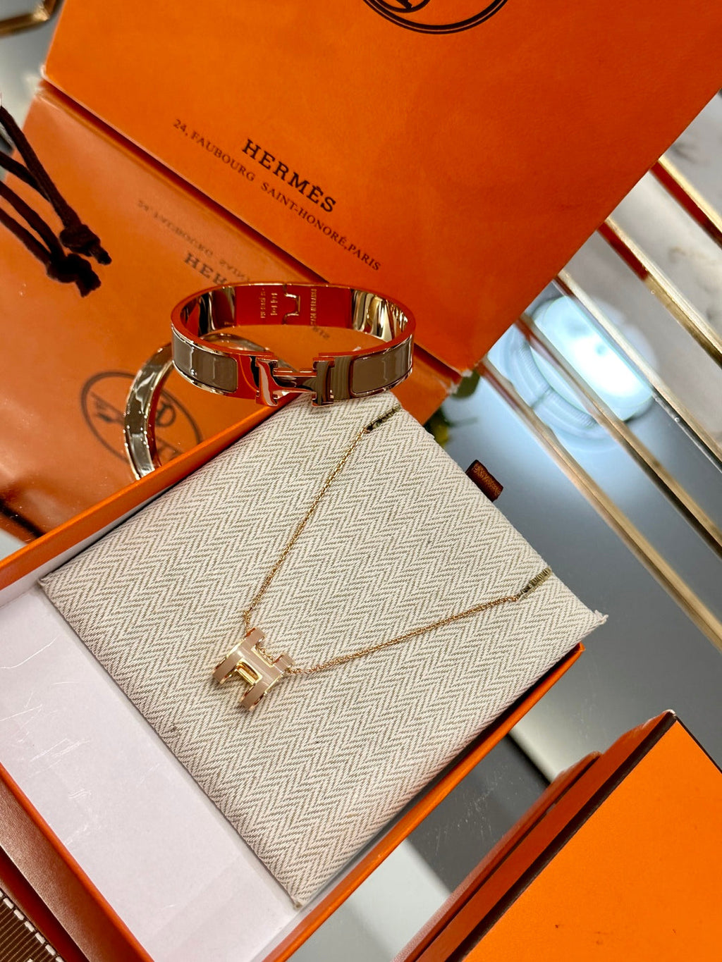 Hermès Oval Series Necklace & Bracelet Set