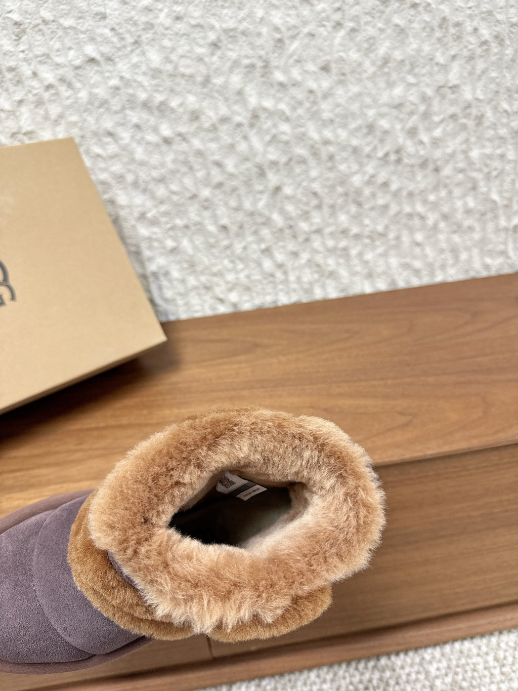 UGG Closed-Toe Fur-Lined Slippers – Autumn/Winter Collection