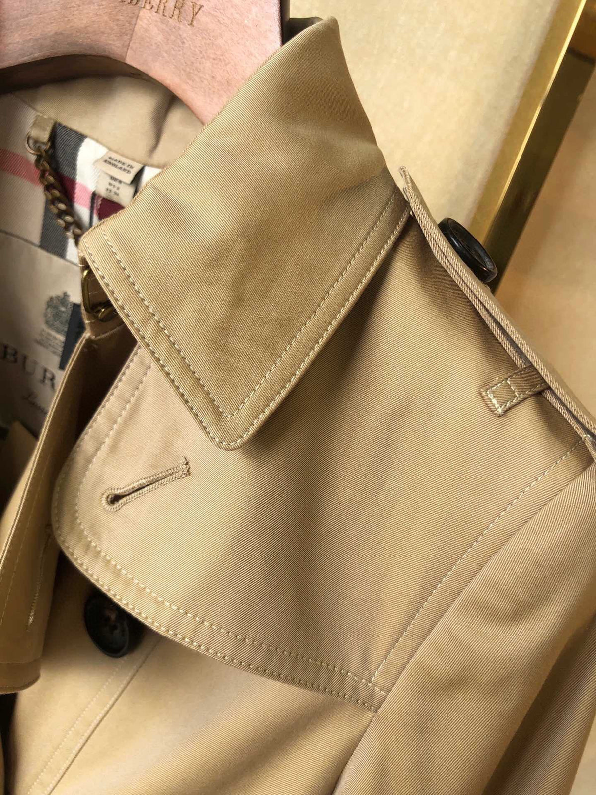 Burberry Sandringham Mid-Length Trench Coat