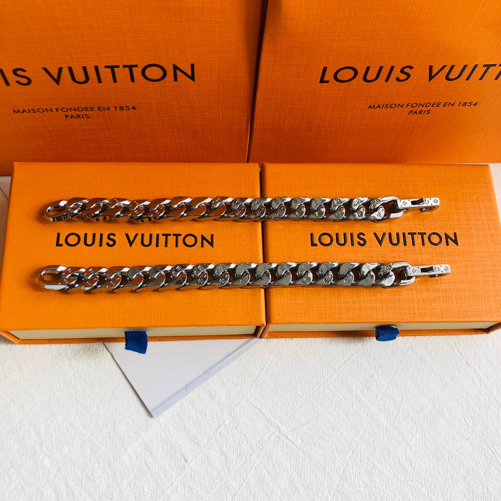 Louis Vuitton Chain Links Monogram Bracelet – Autumn/Winter 2020