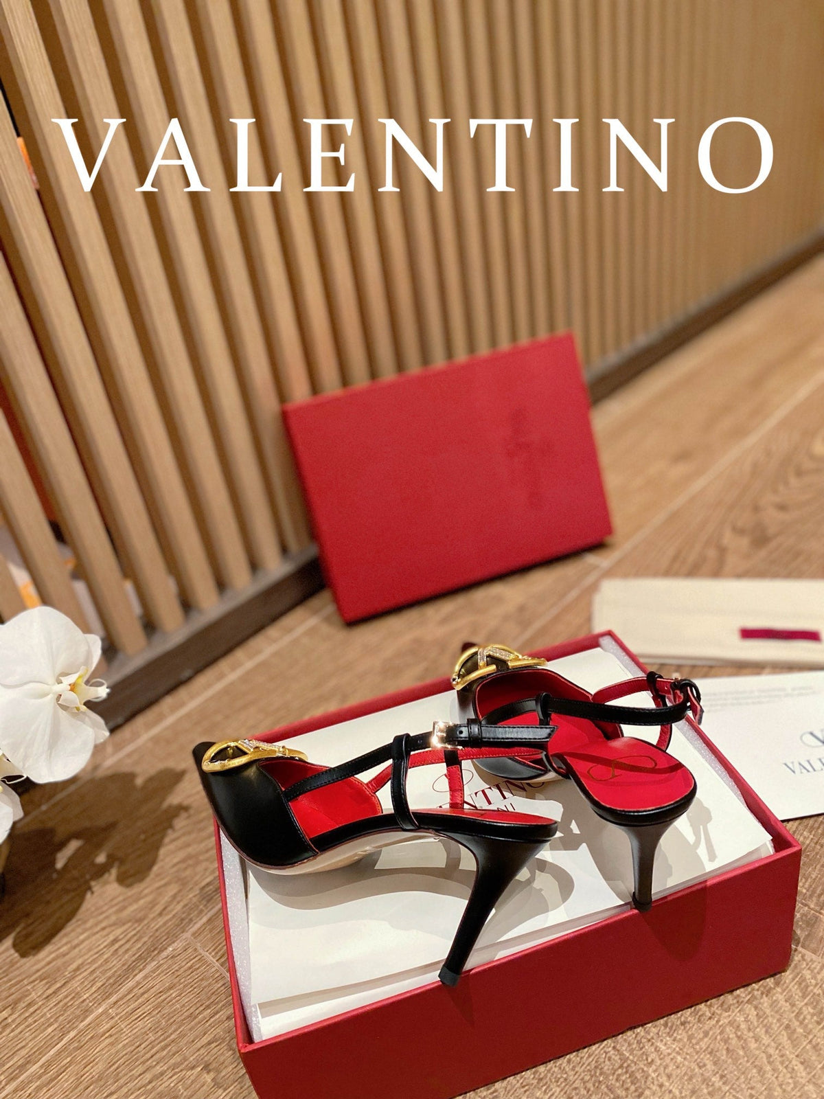 Valentino VLogo Signature Leather Pumps – 2022 Collection