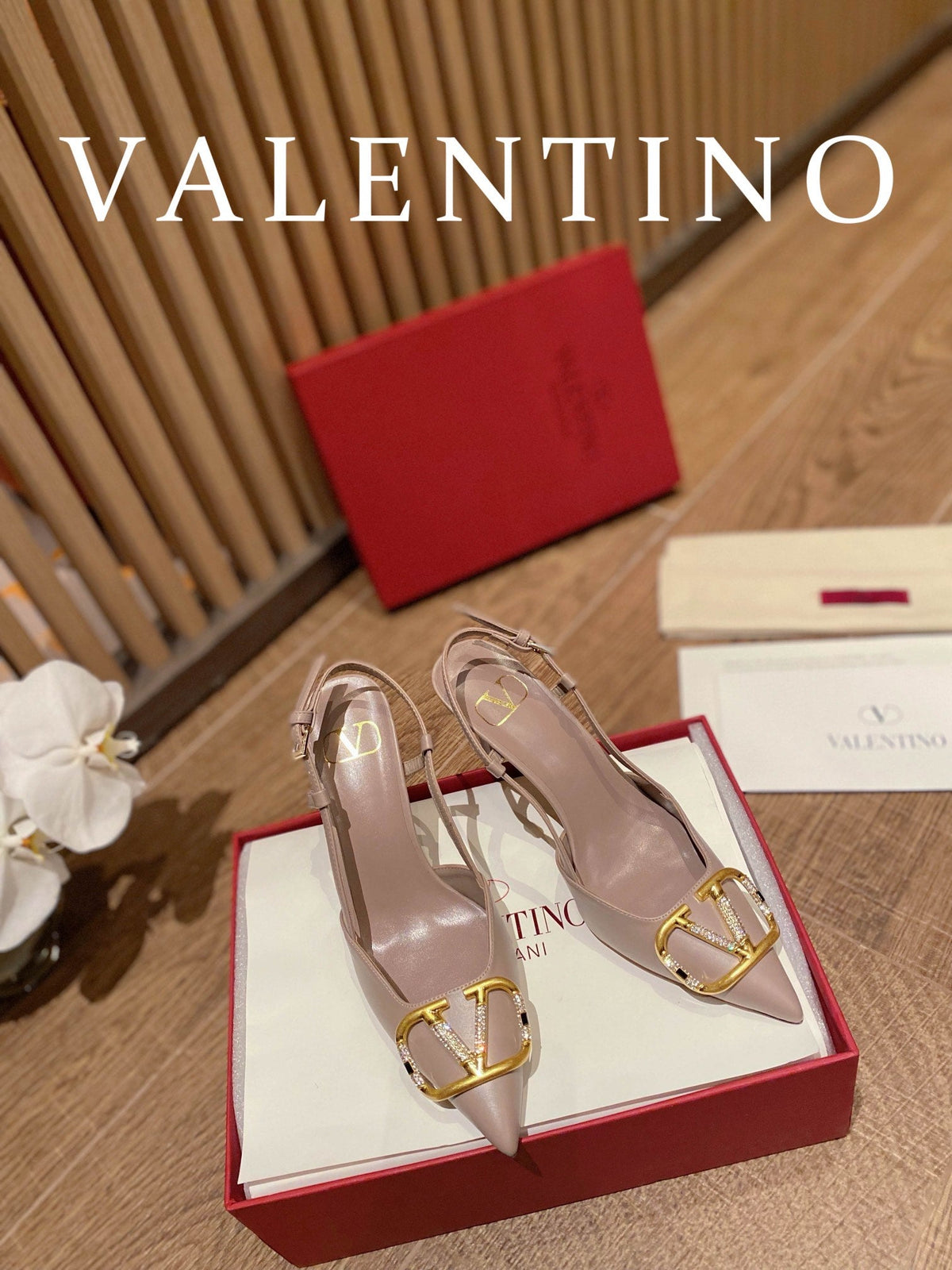 Valentino VLogo Signature Leather Pumps – 2022 Collection