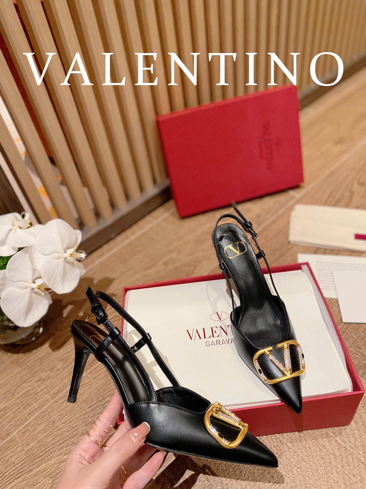 Valentino VLogo Signature Leather Pumps – 2022 Collection