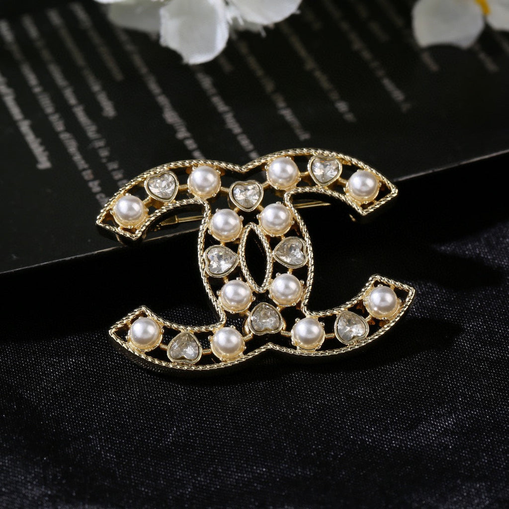Chanel Heart Diamond Pearl Double C Brooch – Autumn/Winter Collection