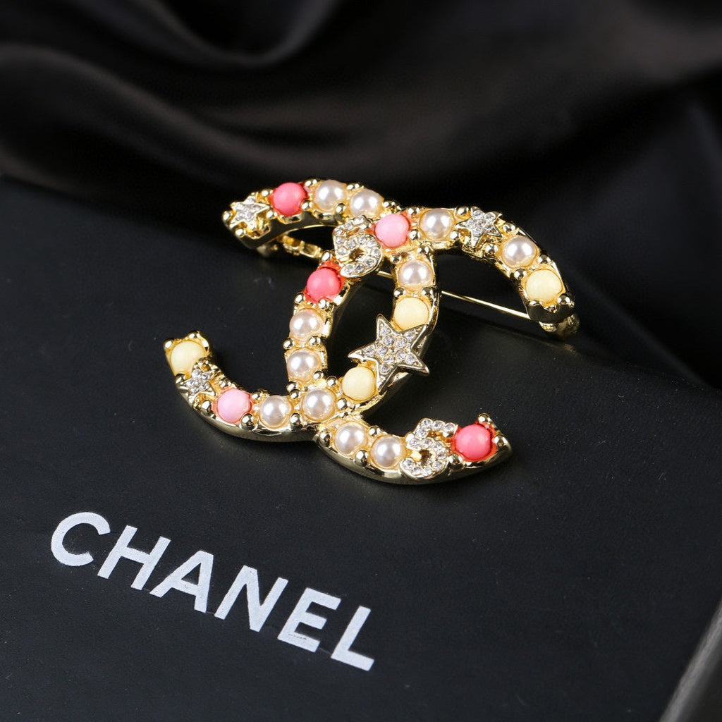 Chanel No. 5 Pearl Diamond Double C Brooch – Autumn/Winter Collection