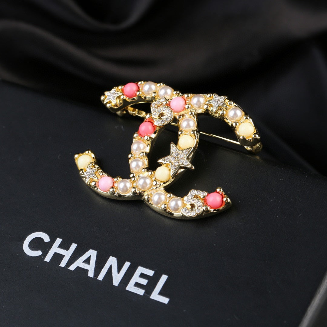 Chanel No. 5 Pearl Diamond Double C Brooch – Autumn/Winter Collection