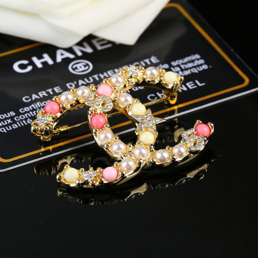 Chanel No. 5 Pearl Diamond Double C Brooch – Autumn/Winter Collection