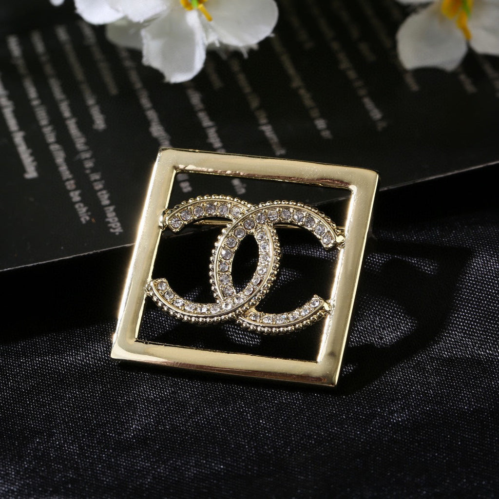 Chanel Diamond Double C Brooch – Autumn/Winter Collection