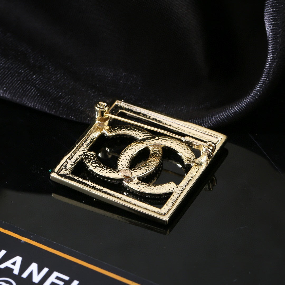 Chanel Diamond Double C Brooch – Autumn/Winter Collection