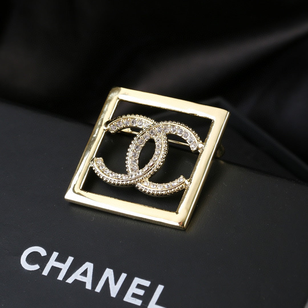 Chanel Diamond Double C Brooch – Autumn/Winter Collection