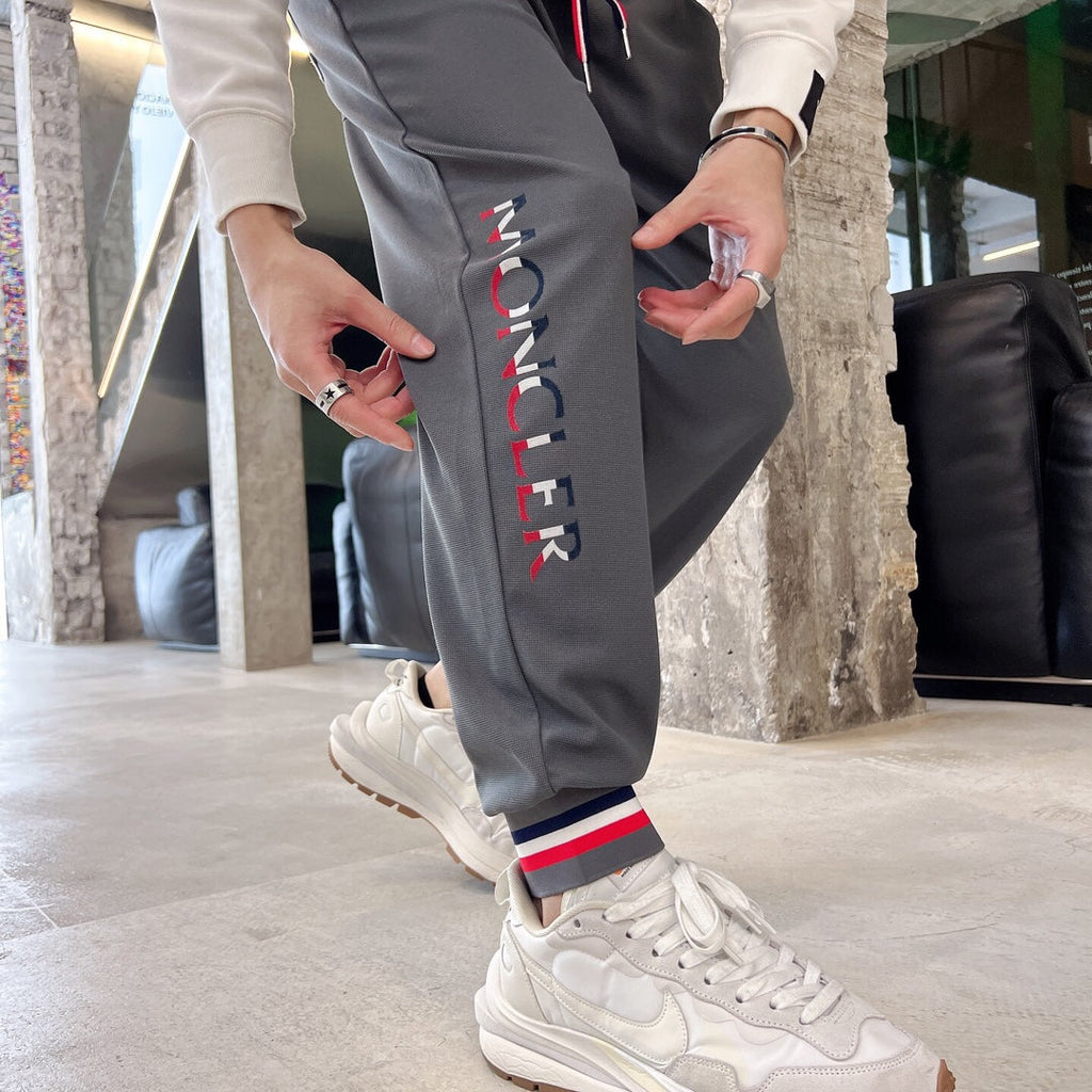 Moncler Logo Embroidered Sweatpants – 2023 Spring/Summer Collection