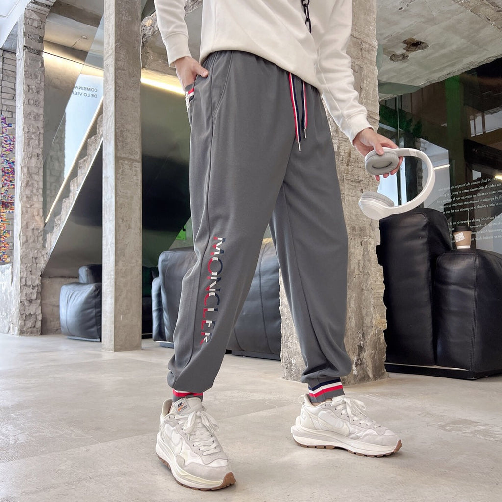 Moncler Logo Embroidered Sweatpants – 2023 Spring/Summer Collection