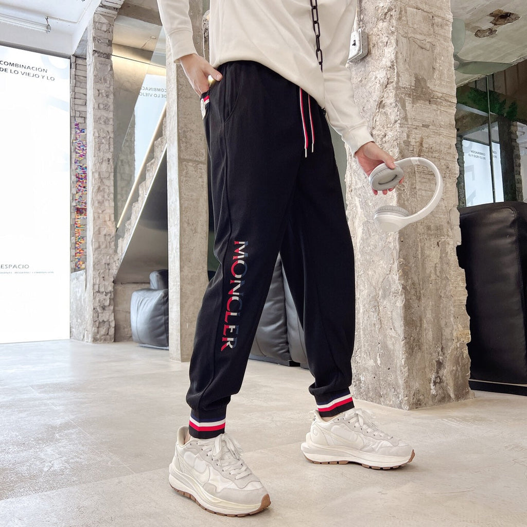 Moncler Logo Embroidered Sweatpants – 2023 Spring/Summer Collection