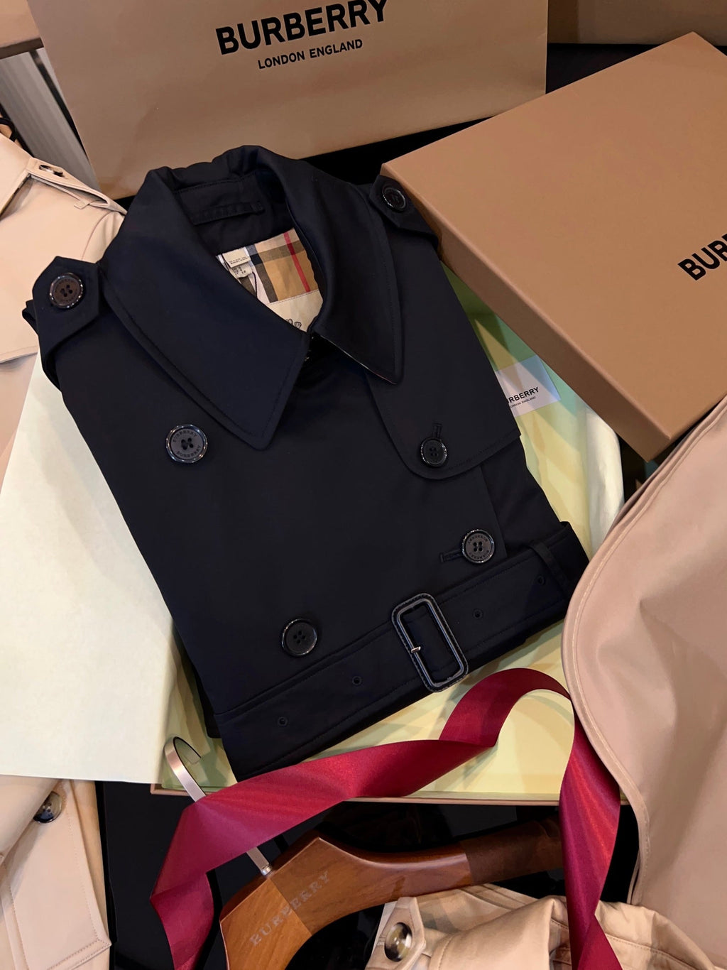 Burberry Kensington Heritage Short Trench Coat