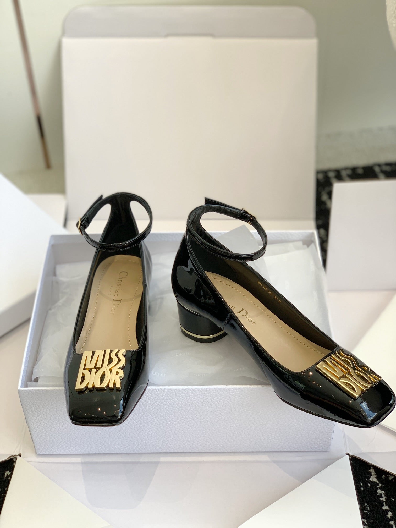 Dior MISS DIOR Chunky Heel Mary Jane Flats – 24SS