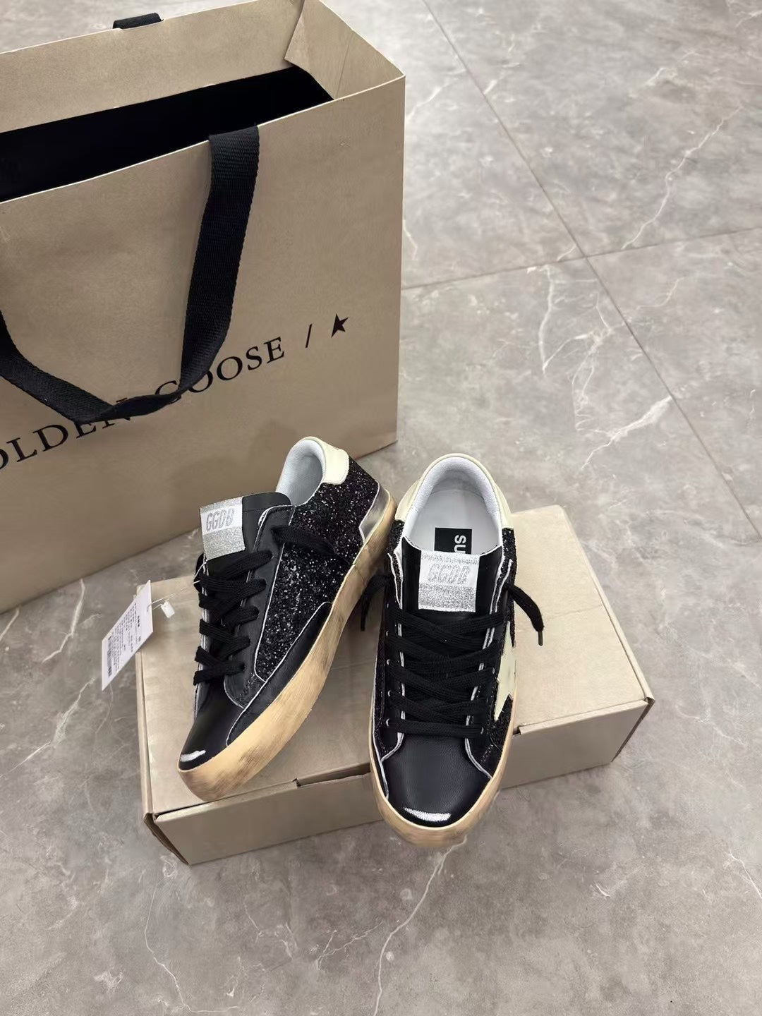 Golden Goose Superstar Distressed Sneakers – 2024 New Style
