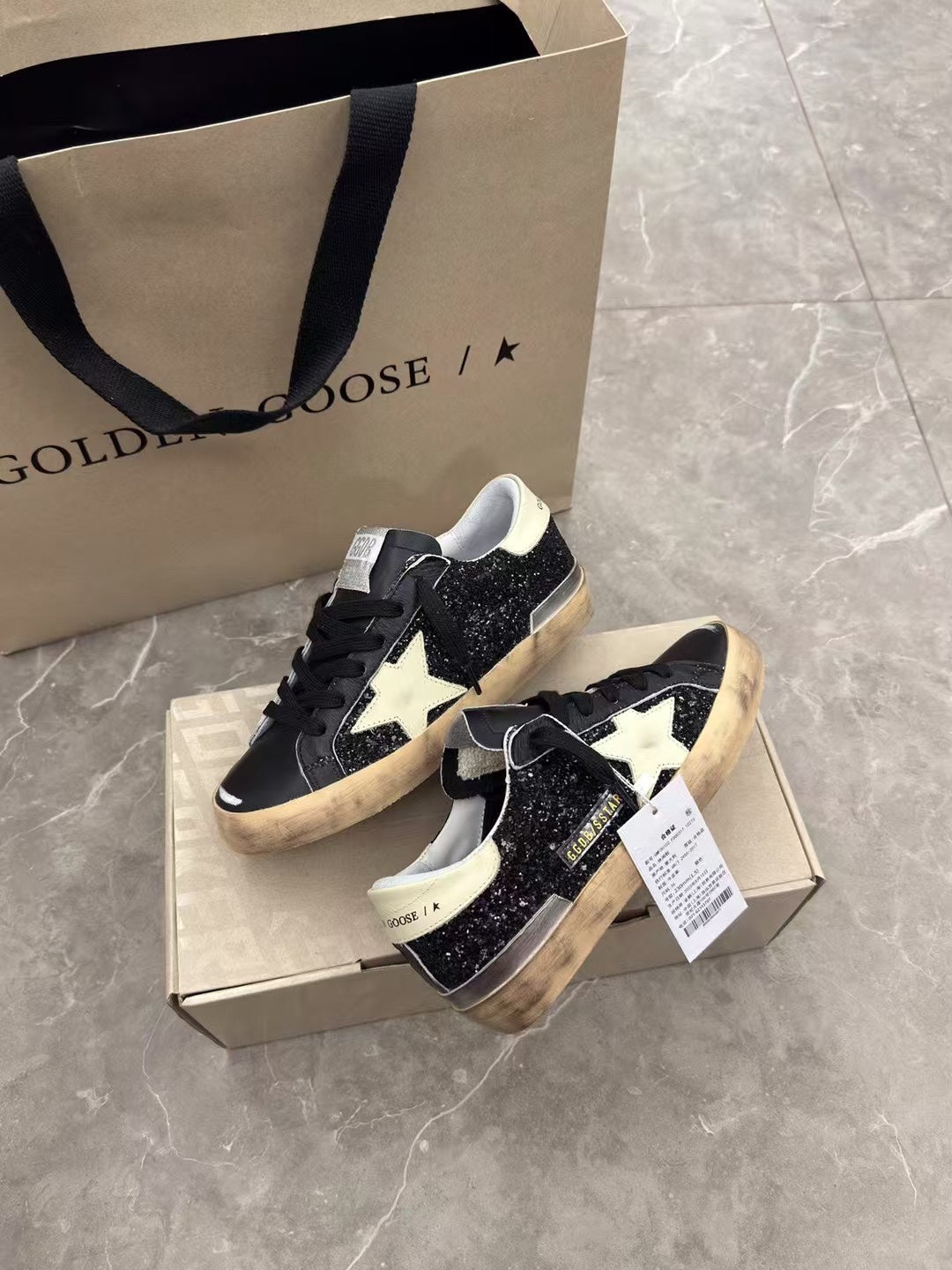 Golden Goose Superstar Distressed Sneakers – 2024 New Style