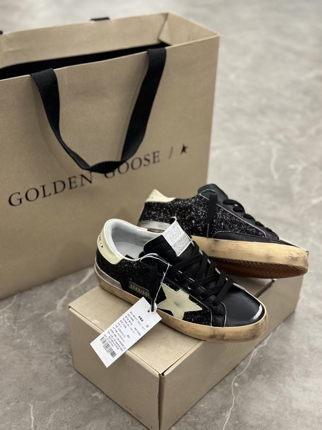 Golden Goose Superstar Distressed Sneakers – 2024 New Style