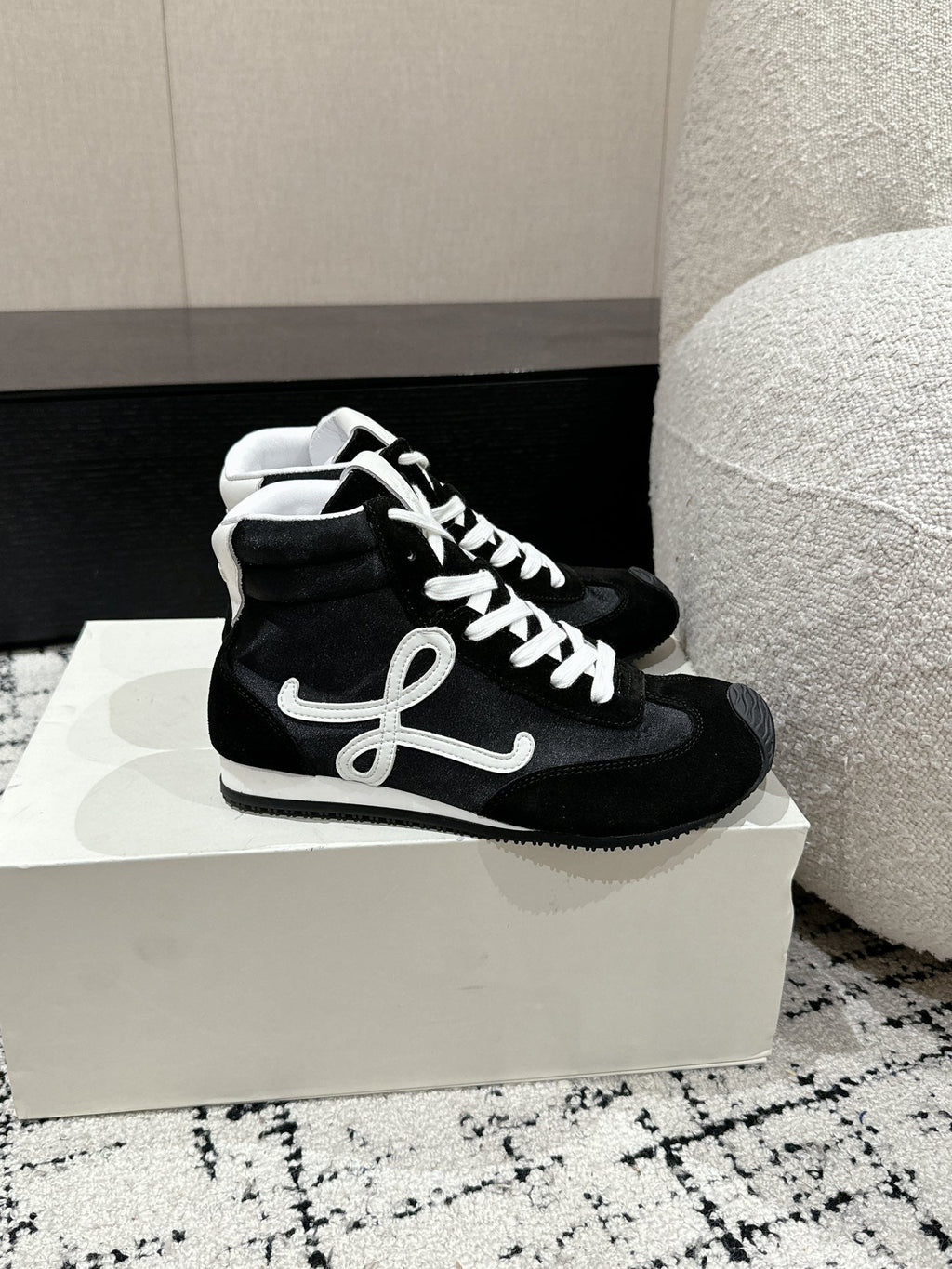 Loewe Flow Runner 2.0 Runway Sneakers – 25SS
