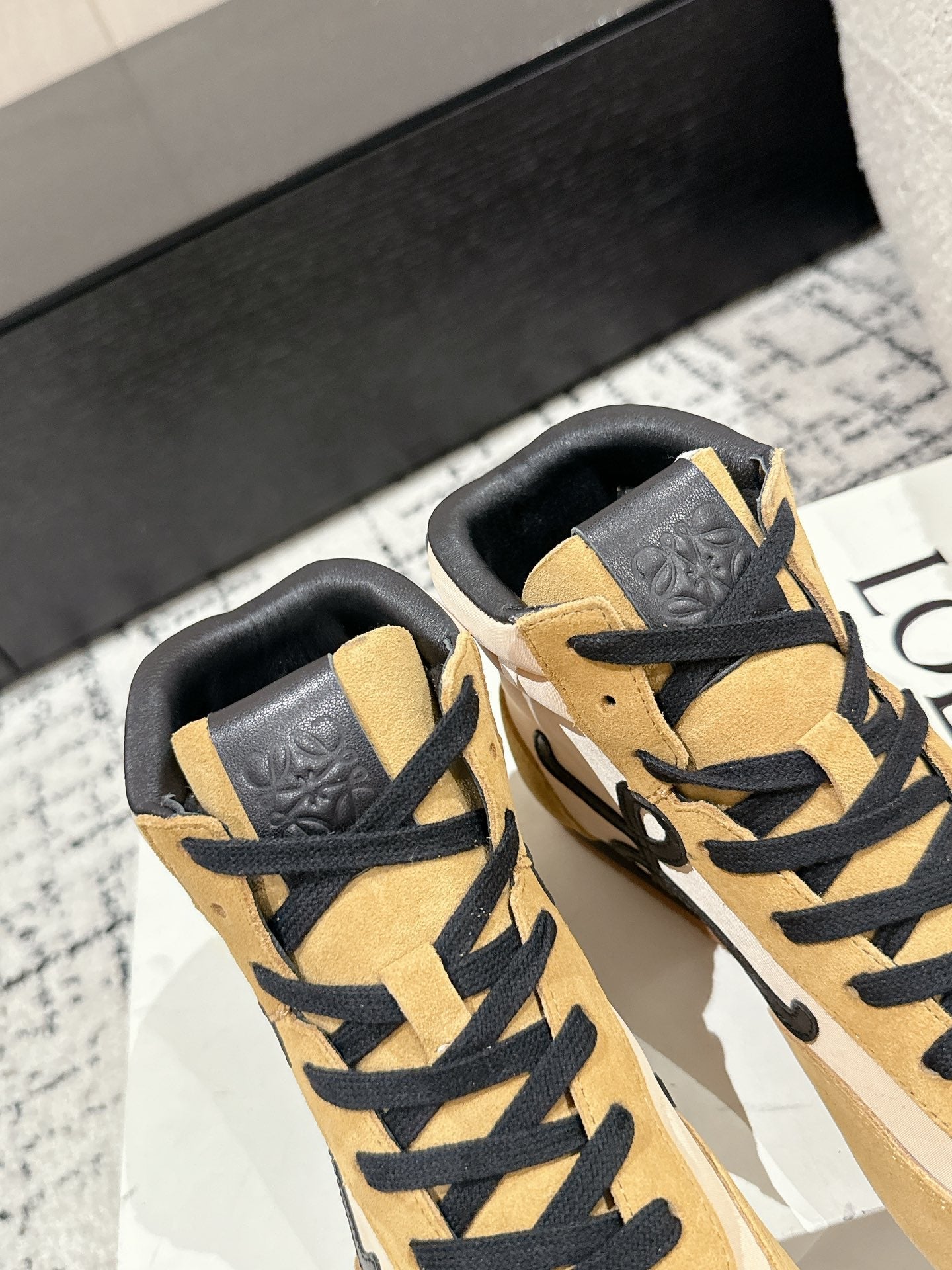 Loewe Flow Runner 2.0 Runway Sneakers – 25SS