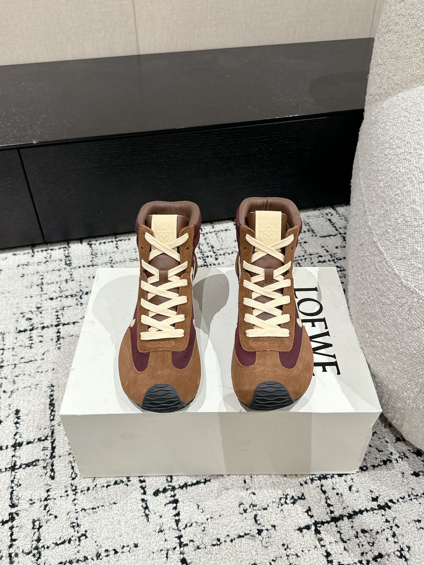 Loewe Flow Runner 2.0 Runway Sneakers – 25SS
